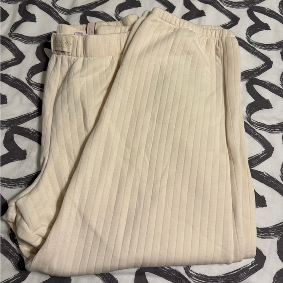 Victoria's Secret Ivory Lounge Pants - Picture 1 of 5